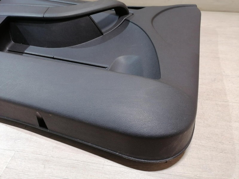 Yeti обшивка двери передняя левая эл