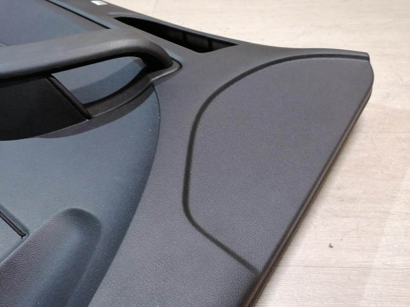 Yeti обшивка двери передняя левая эл