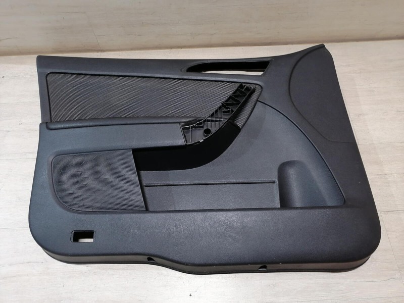 Yeti обшивка двери передняя левая эл