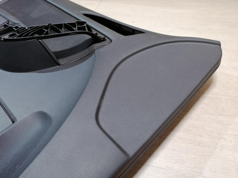 Yeti обшивка двери передняя левая эл