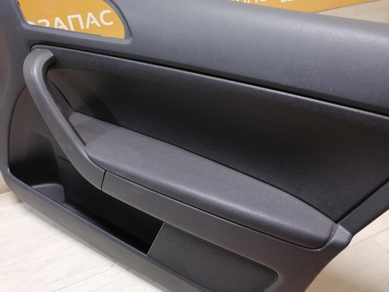 Yeti обшивка двери передняя правая эл деф