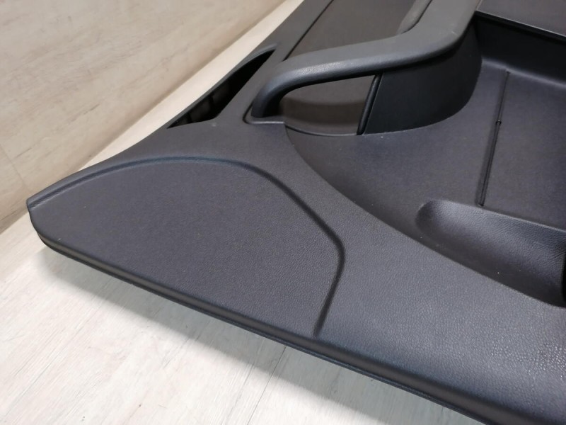 Yeti обшивка двери передняя правая эл деф