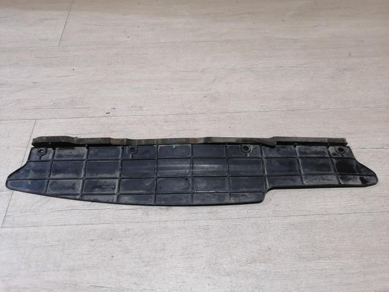 Solaris №1 дефлектор радиатора верхний пыльник