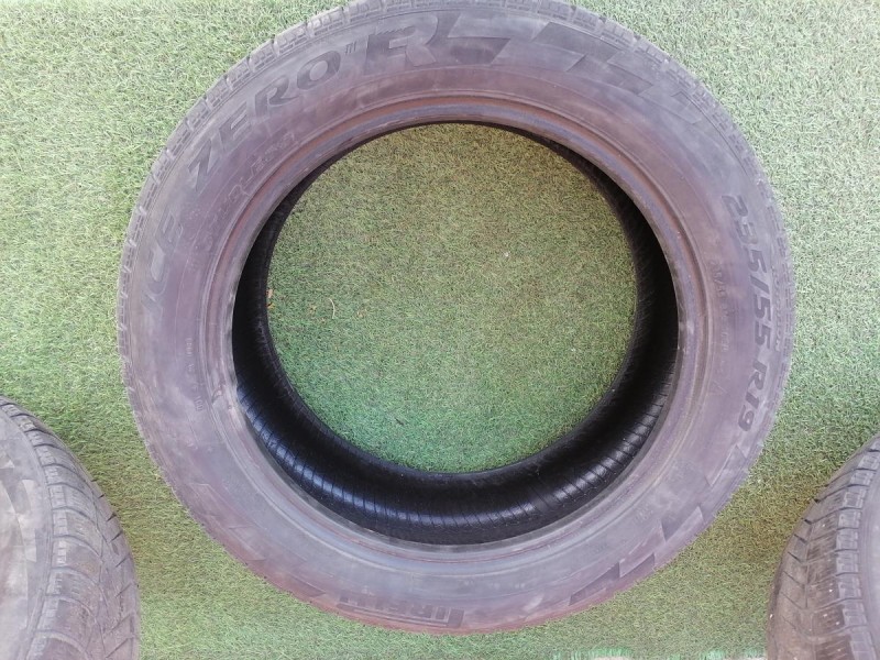 шина 235/55 R19 пирелли липучка зима к-кт