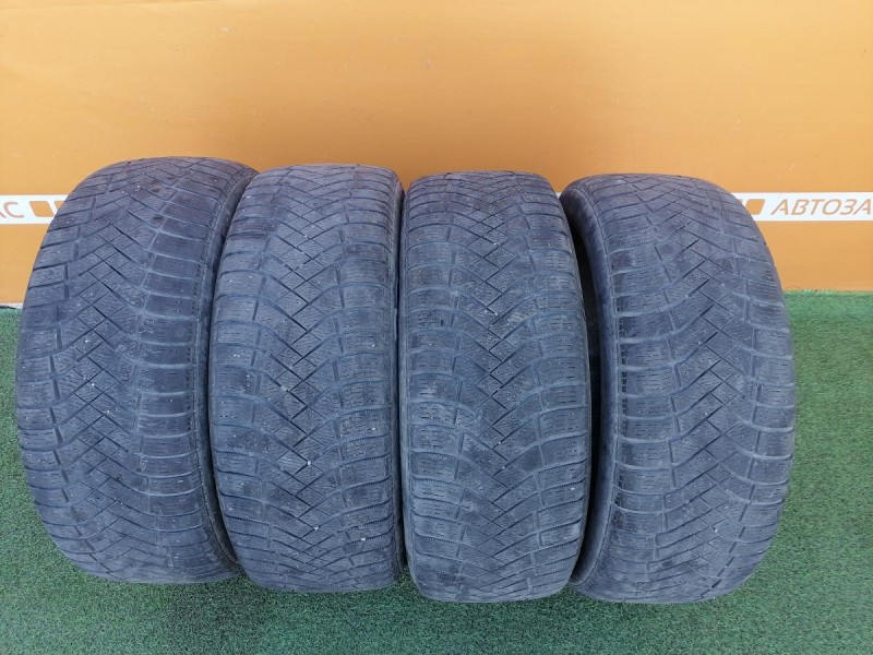 шина 235/55 R19 пирелли липучка зима к-кт