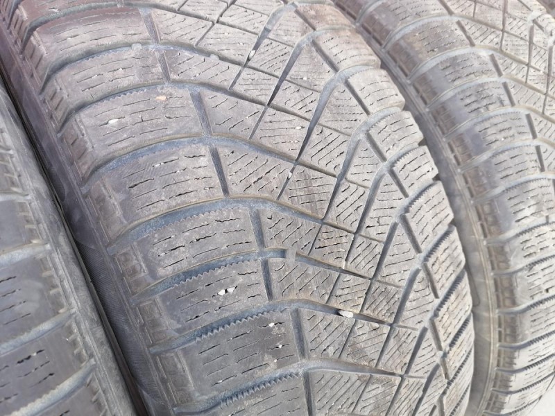 шина 235/55 R19 пирелли липучка зима к-кт