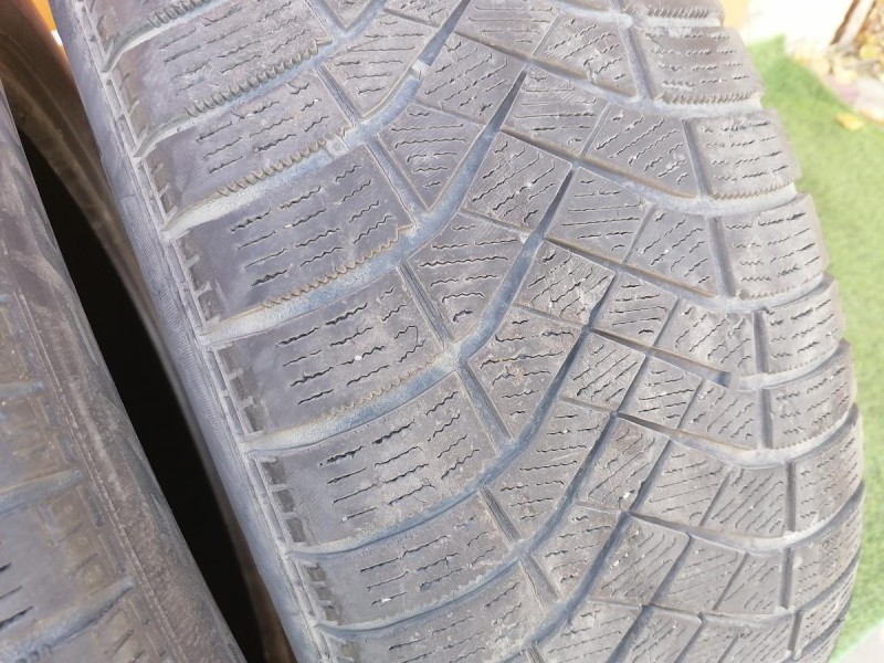 шина 235/55 R19 пирелли липучка зима к-кт