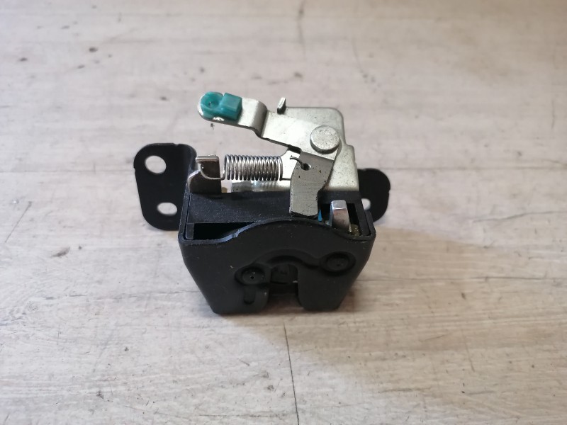 Ssangyong rexton П замок стекла крышки багажника