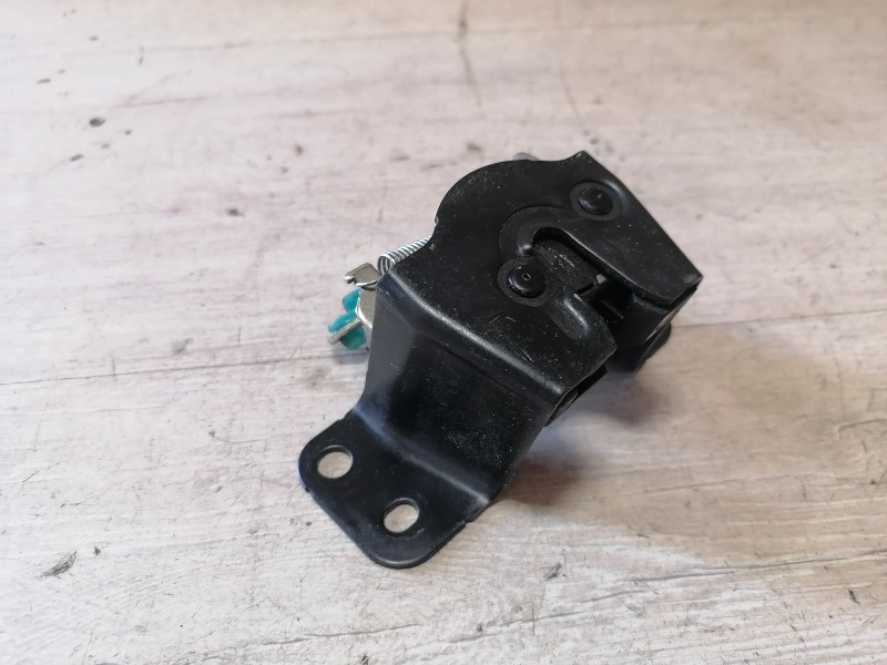 Ssangyong rexton П замок стекла крышки багажника