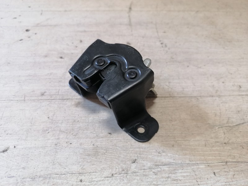 Ssangyong rexton П замок стекла крышки багажника