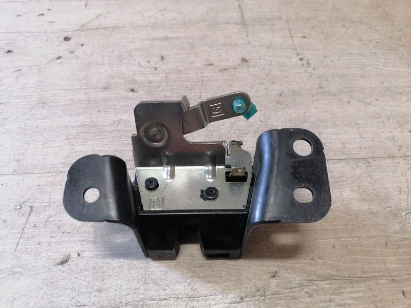 Ssangyong rexton П замок стекла крышки багажника