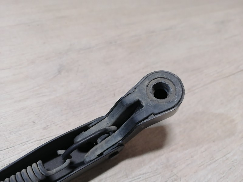 Ssangyong rexton П поводок заднего дворника