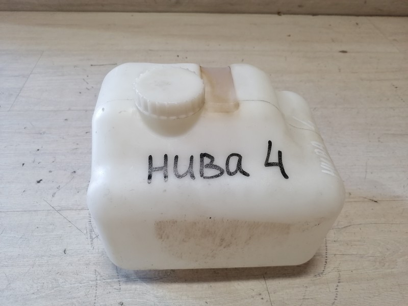 Niva №4 бачок омывателя лобового стекла