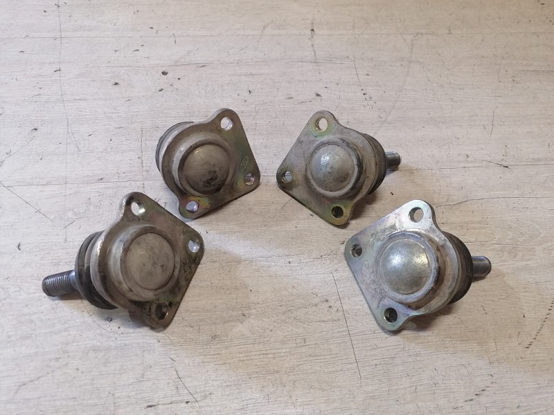 Niva №4 шаровая на передние рычаги к-кт 4шт