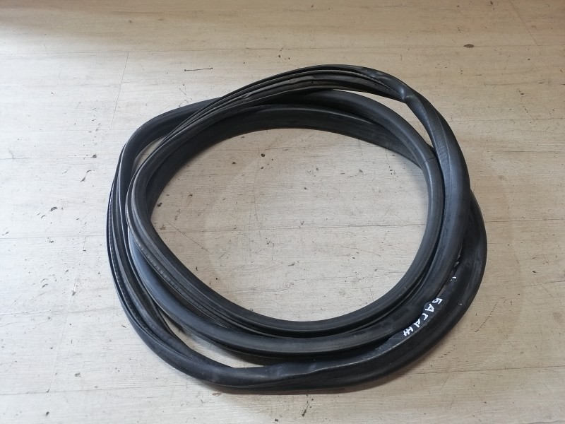 Niva №4 уплотнитель дверного проема задний правый