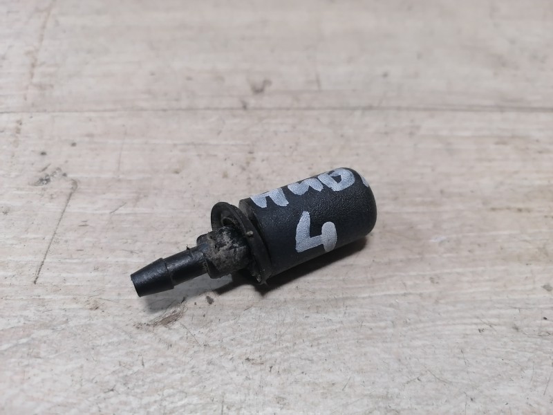 Niva №4 форсунка омывателя заднего стекла