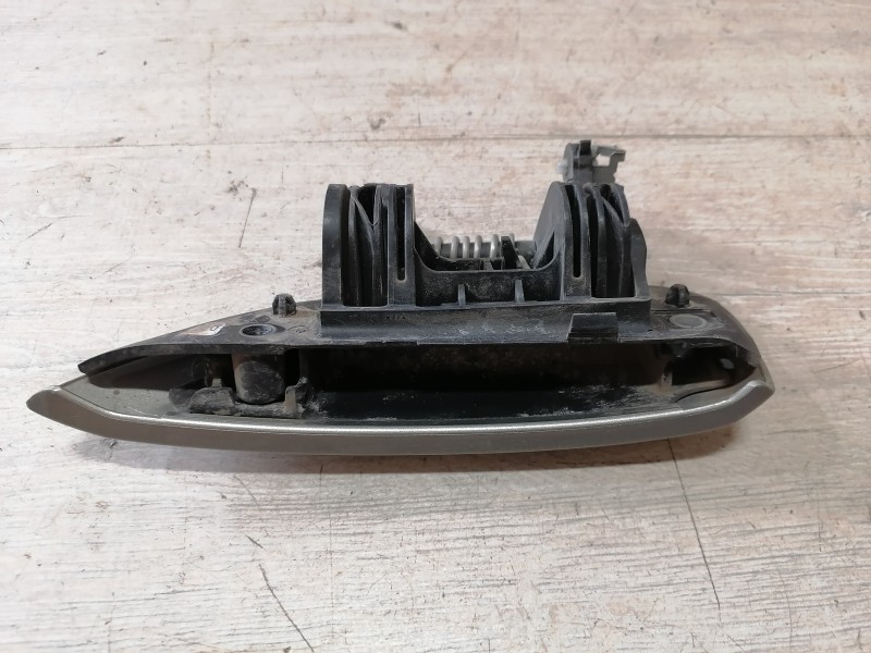 Logan №39 ручка двери наружная правая беж