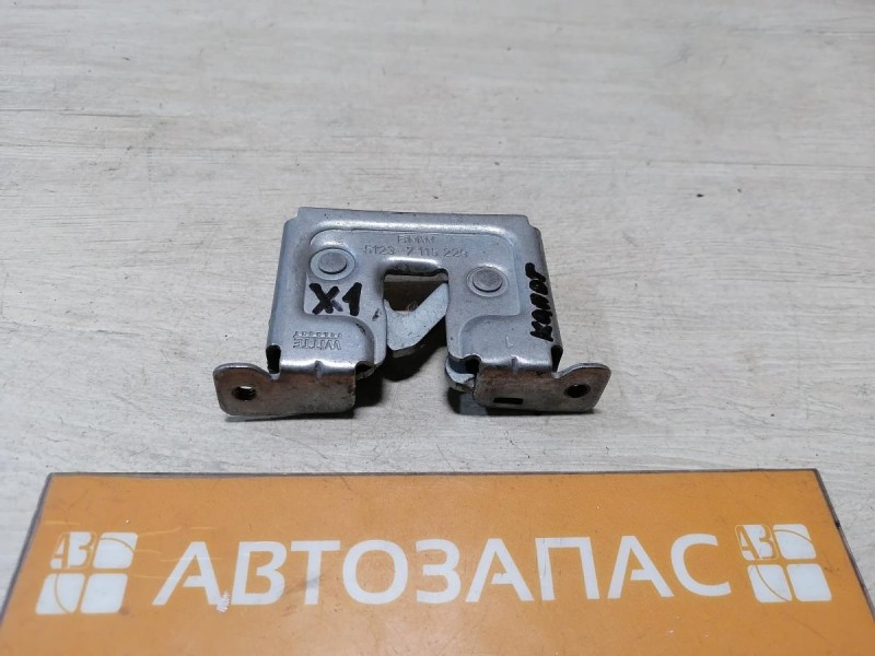 BMW X1 №1 замок капота