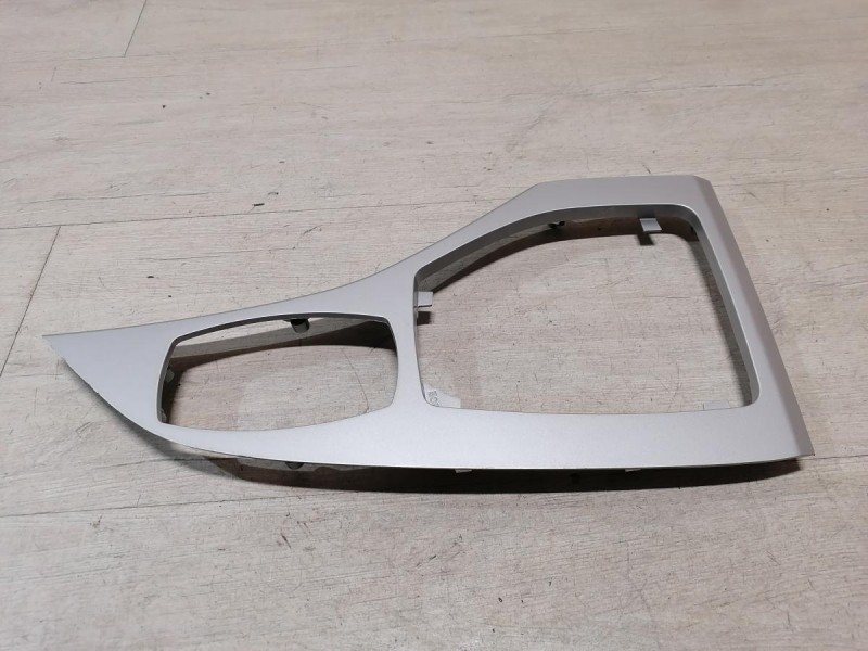 BMW X1 №1 накладка центральной консоли под кулису декоративная