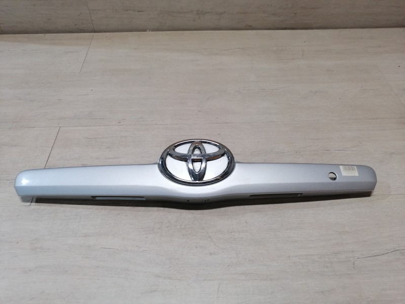 Camry v40 №2 молдинг крышки багажника