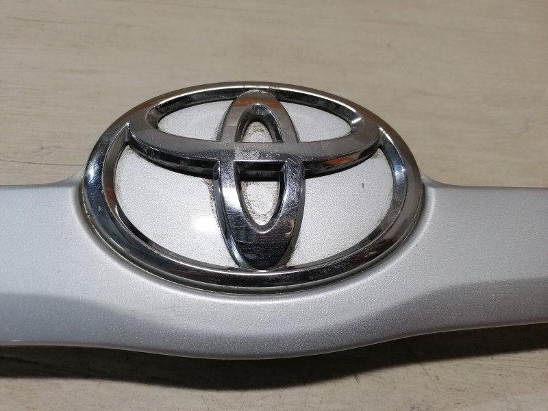 Camry v40 №2 молдинг крышки багажника