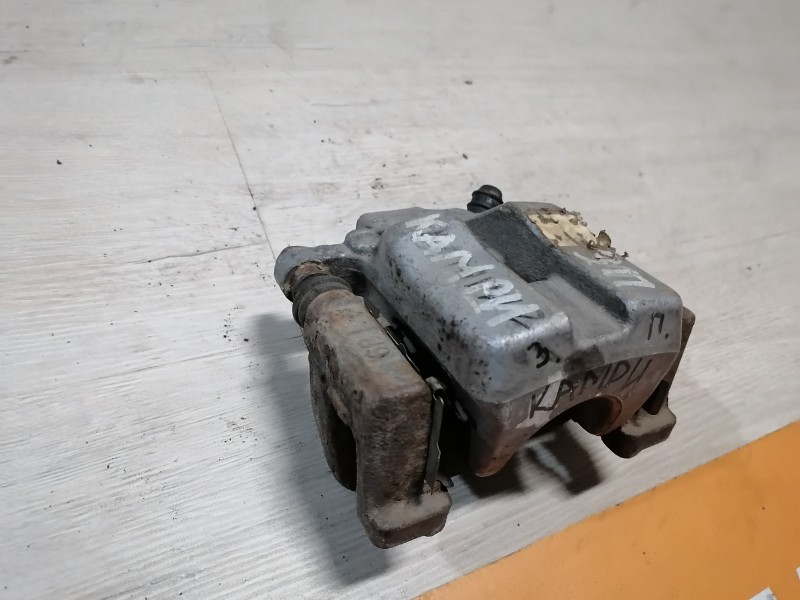 Camry v40 №2 суппорт задний правый 2,4