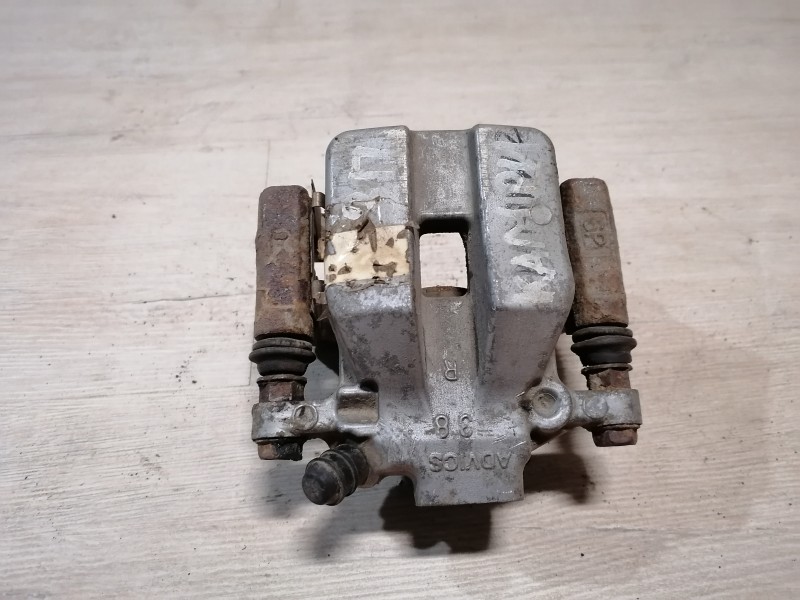 Camry v40 №2 суппорт задний правый 2,4
