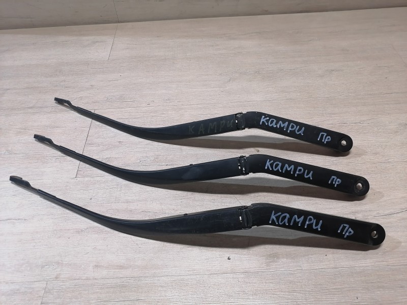 Camry v40 №3 поводок дворника правый