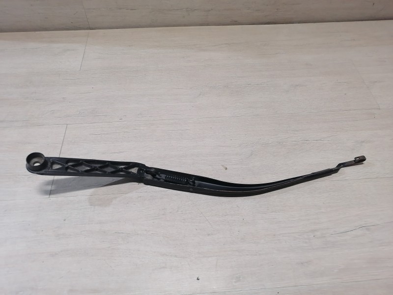 Camry v40 №3 поводок дворника правый