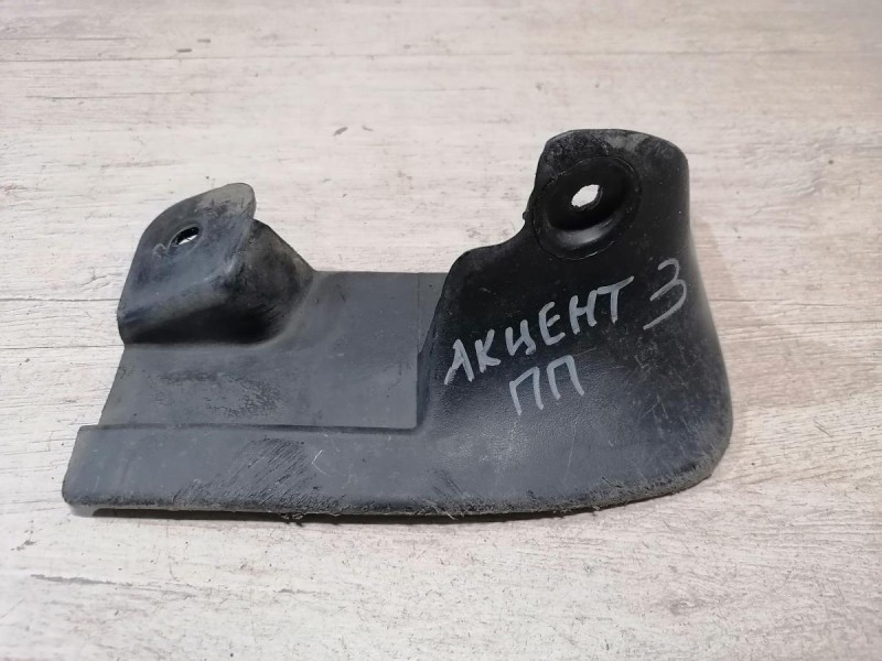 Accent №3 брызговик передний правый