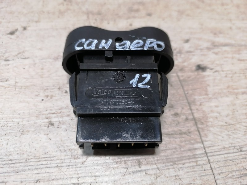 Sandero №12 кнопка блокировки дверей