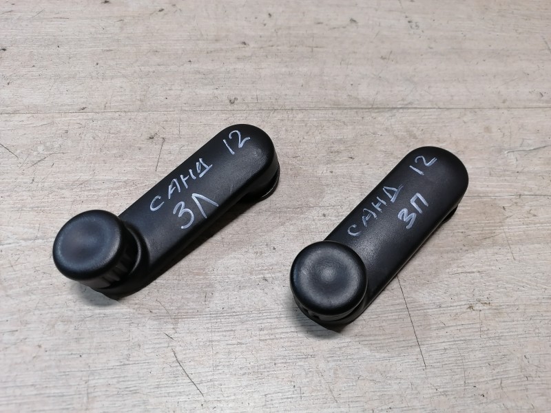 Sandero №12 ручка стеклоподъемника