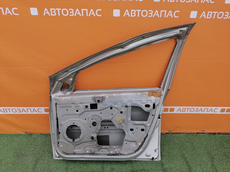 Sandero №12 дверь передняя правая деф