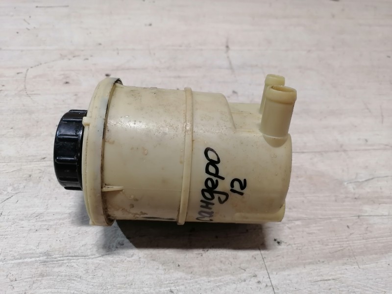 Sandero №12 бачок гур
