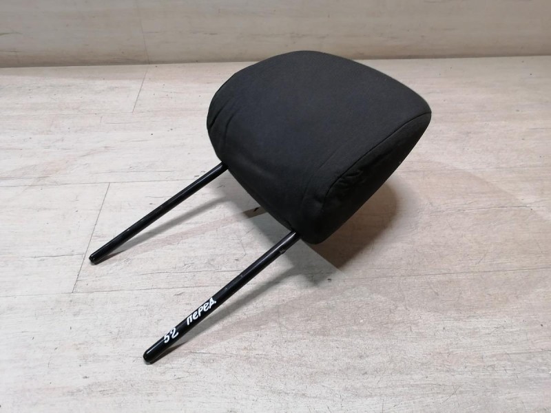 Logan 2 подголовник передний