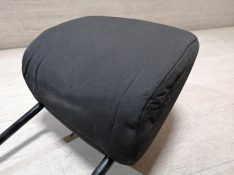 Logan 2 подголовник передний