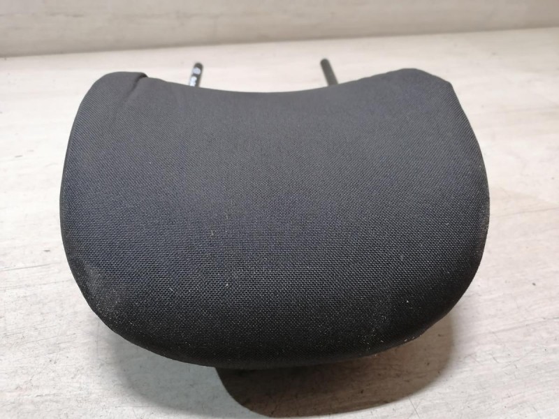 Logan 2 подголовник передний