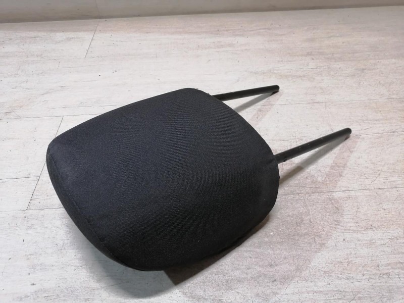 Logan 2 подголовник передний