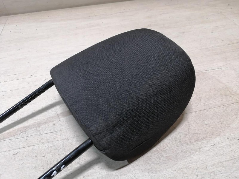 Logan 2 подголовник передний