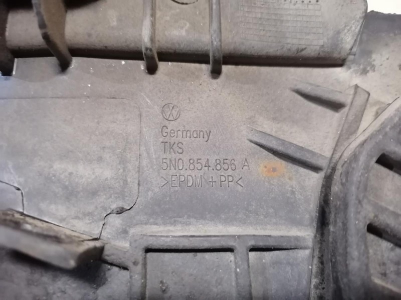 Tiguan №4 брызговик заднего колеса передний правый