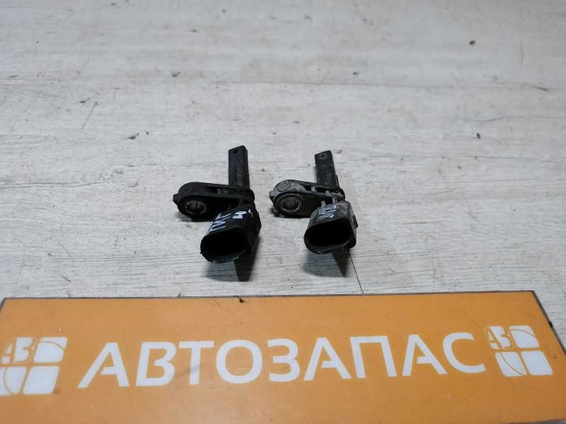 Tiguan №4 датчик абс левый