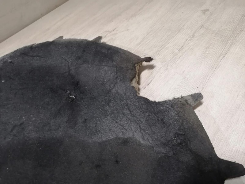 Tiguan №4 шумоизоляция капота деф