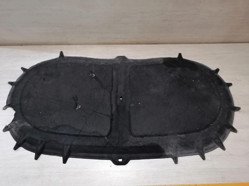 Tiguan №4 шумоизоляция капота деф