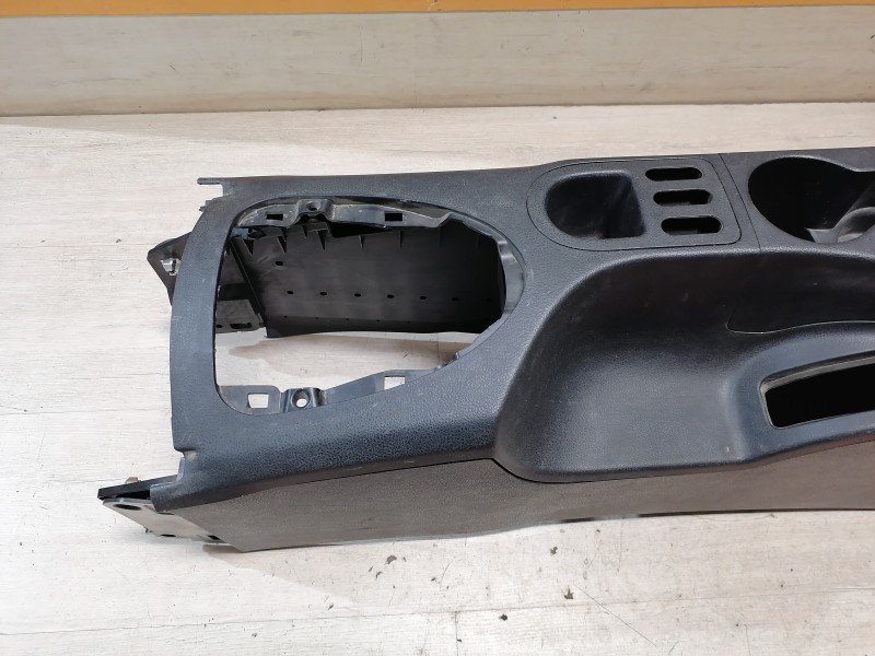 Qashqai J10 консоль центральная подлокотник