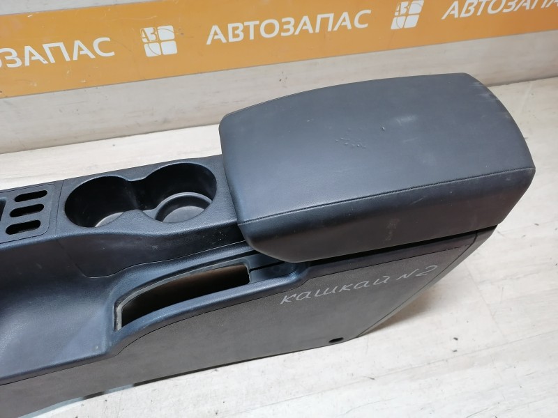 Qashqai J10 консоль центральная подлокотник