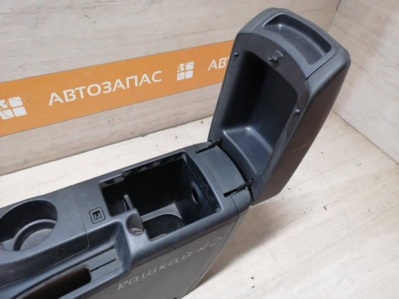 Qashqai J10 консоль центральная подлокотник
