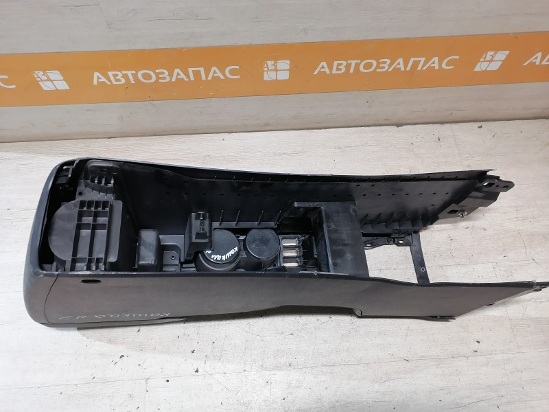 Qashqai J10 консоль центральная подлокотник