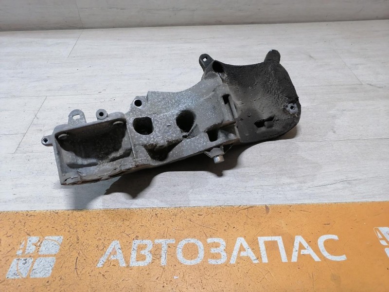 Logan 2 кронштейн генератора кондиционера