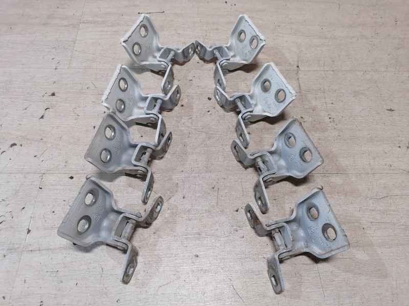 Logan №40 петля двери