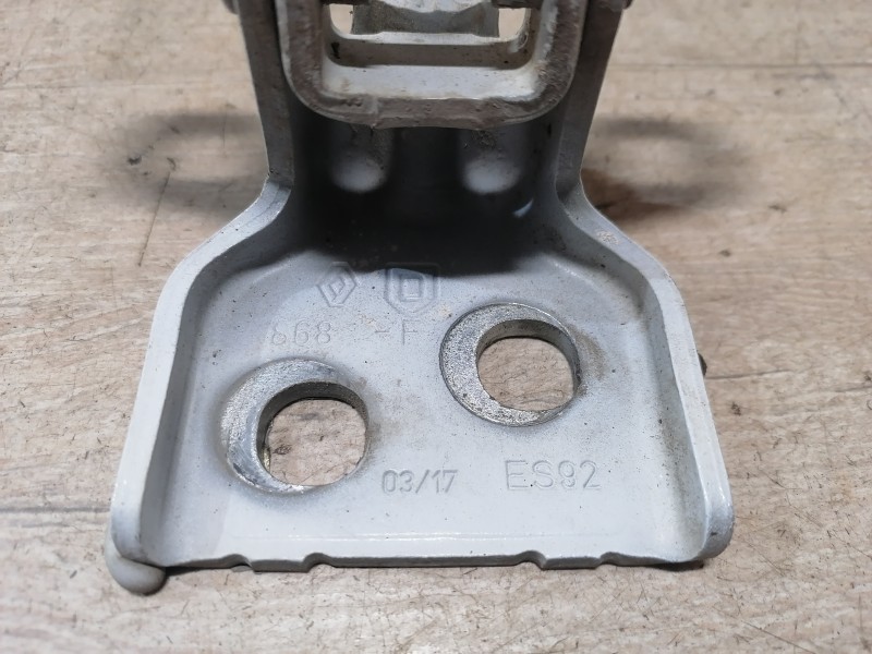 Logan №40 петля двери